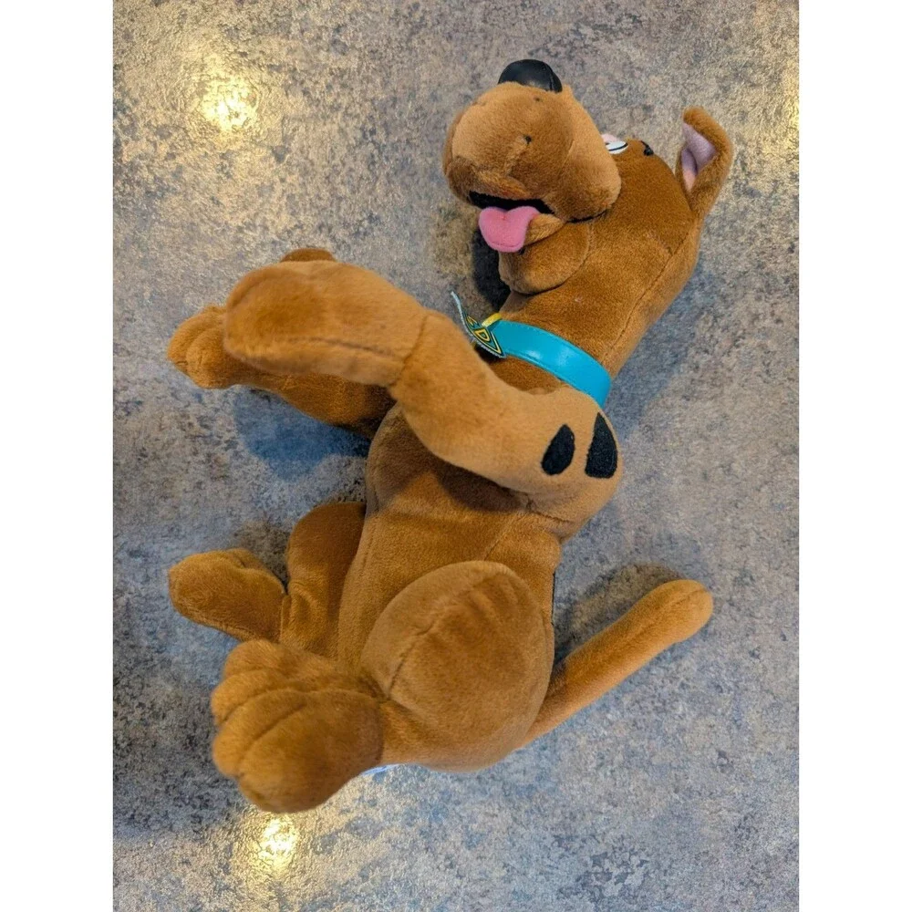 EUC Scooby Doo Plush By Applause 11 Inches Apposable Tail Mystery Inc. Snacks
